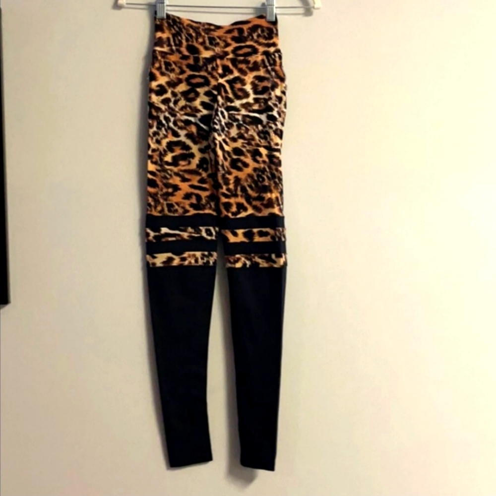 Bombshell leopard Bunny Leggings